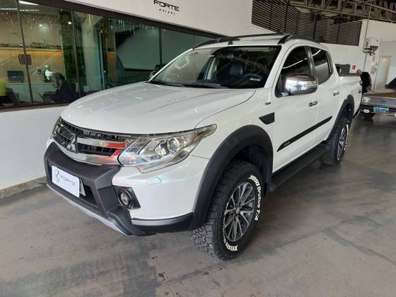 MITSUBISHI L200 TRITON 2.4 16V TURBO DIESEL OUTDOOR GLS CD 4X4 AUTOMÁTICO